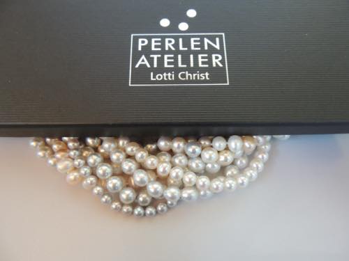 Perlenkette mit Schachteldeckel Perlanatelier